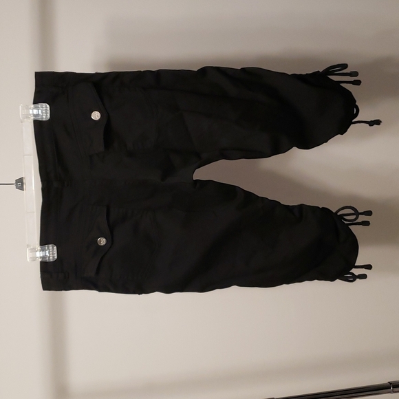 Cute Black Side Tie Capris Juniors size 13 - Picture 2 of 10